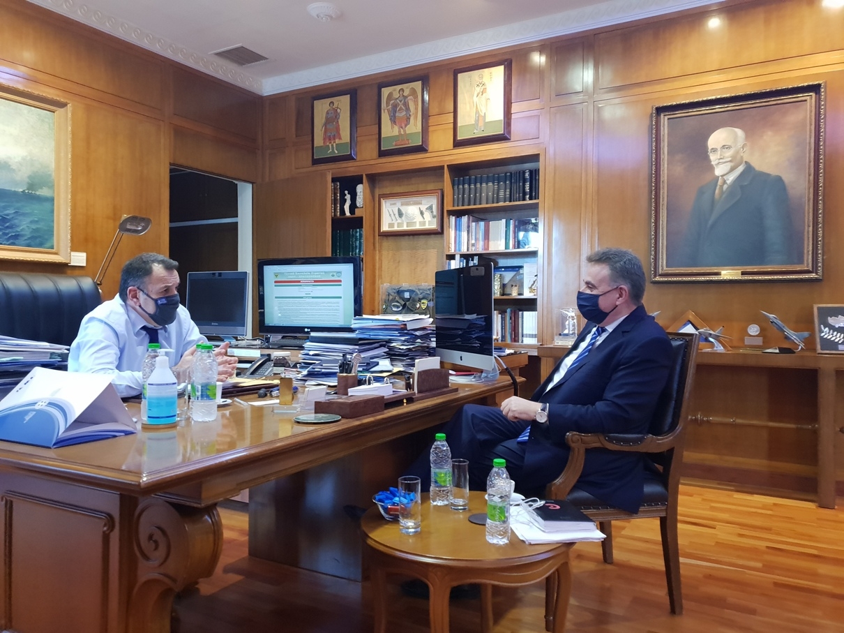 Οι Απόφοιτοι ΑΣΣΥ Περιμένουν τη Δικαίωση για το Άρθρο 32